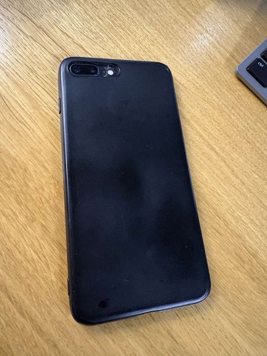 Продавам Iphone 8 plus
