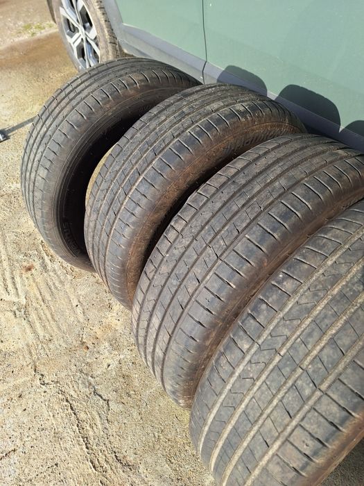 Vand 4 anvelope de vara Hankook 215/65R17