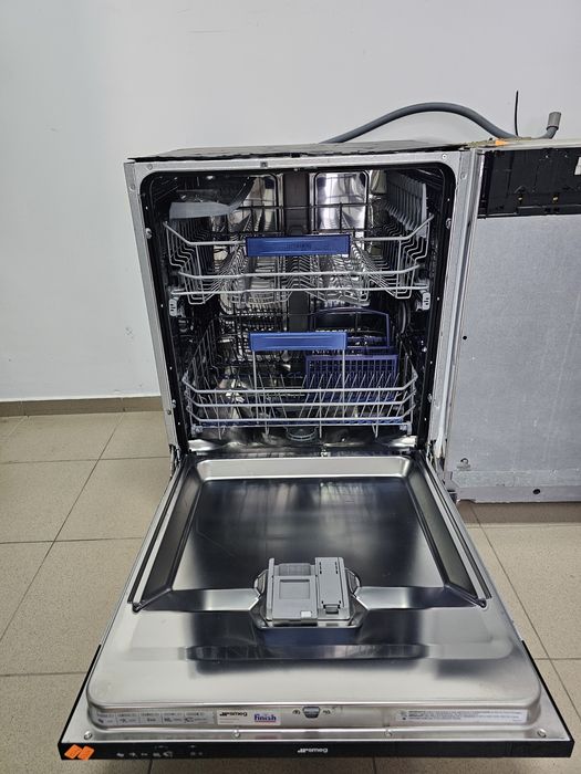 Съдомиялна за пълно вграждане SMEG