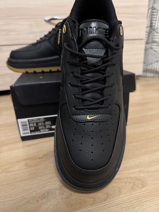 Nike Air Force 1 Luxe