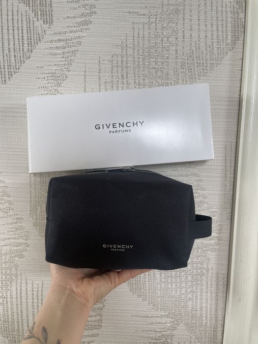 Givenchy косметичка