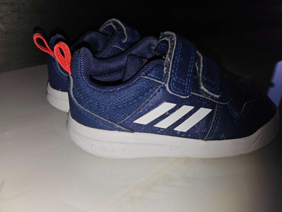 Детски маратонки Adidas 22 номер.