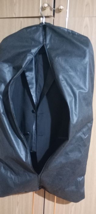 Vind costum bărbătesc