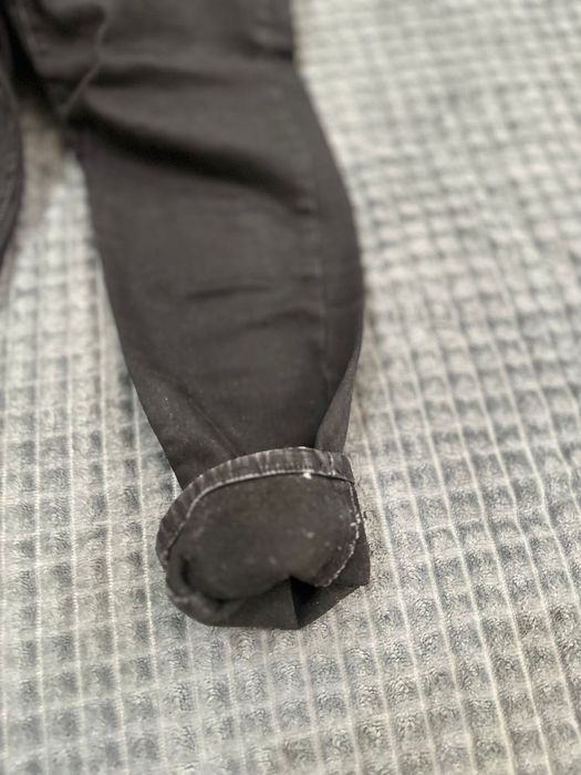 Женские черные джинсы