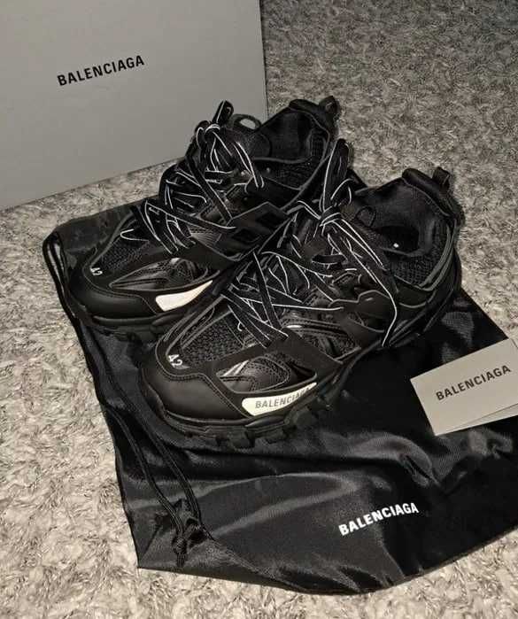 Sneakers Balenciaga Tracks Black cu eticheta marimea 39 (nu Nike, Gucci, Adidas, Balenciaga)