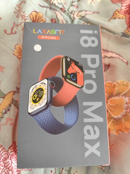 Vând ceas culoare alba