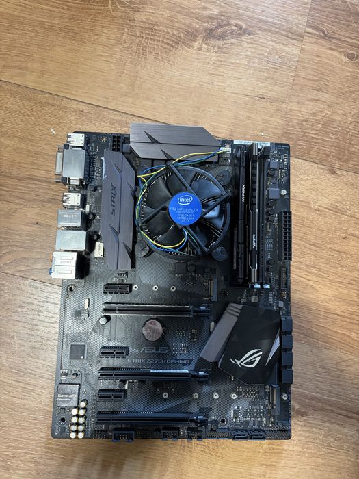 Asus Strix Z270H Gaming + 16gb ram 3000mhz +celeron g3930 si cooler