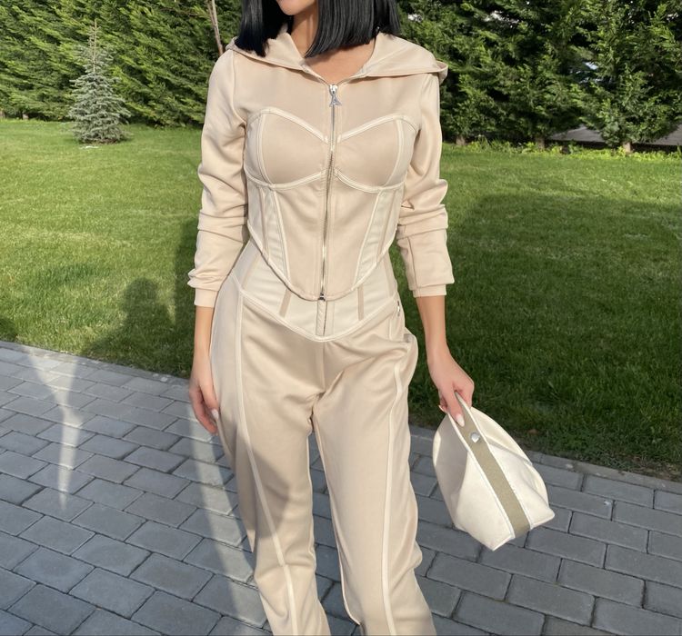 Бежов комплект от Maniere de Voir