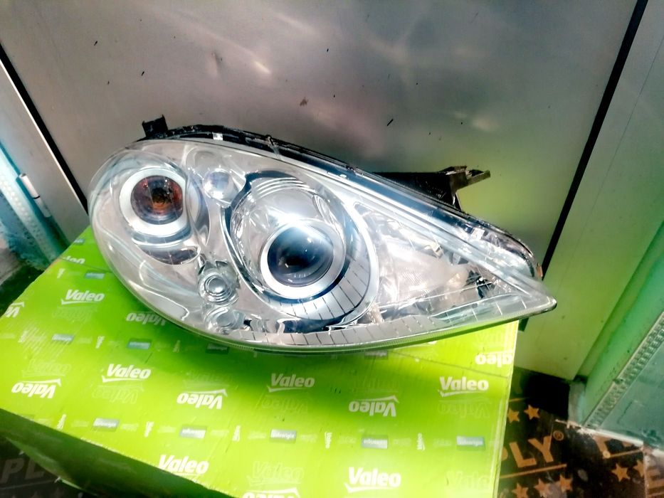 Фар Фарове за Мерцедес А-класа В169 / Mercedes A - Class W169 Xenon.