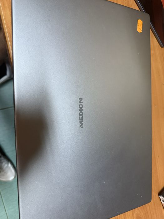 Laptop medion i3 1.14 TB