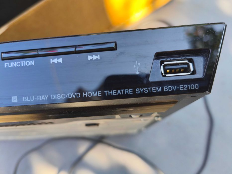 домашно кино  Sony BDV-E2100