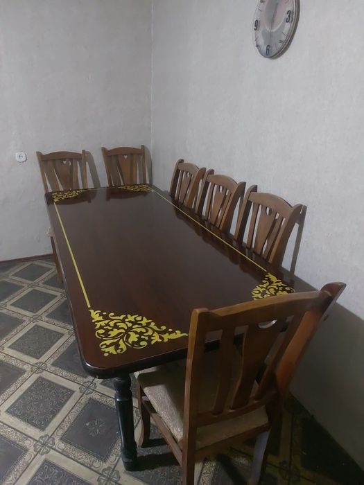 Стол в гостинную, стулья