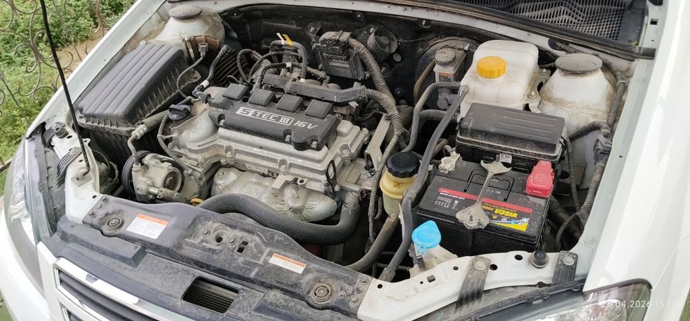 Продам Chevrolet Gentra (Белый)