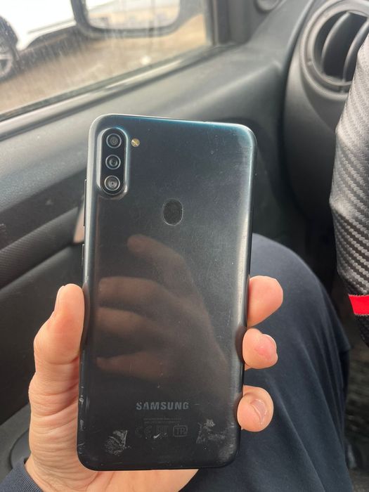 Самсунг А11 продам