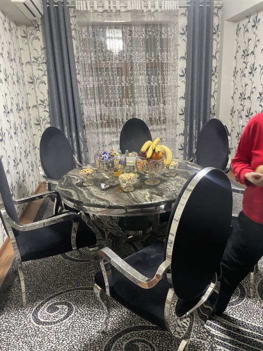 Stol stul sotiladi bolishi 1000$ orginal mahsulot