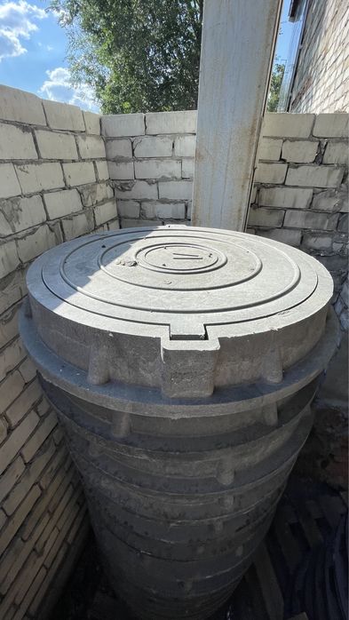 Люк канализационный
