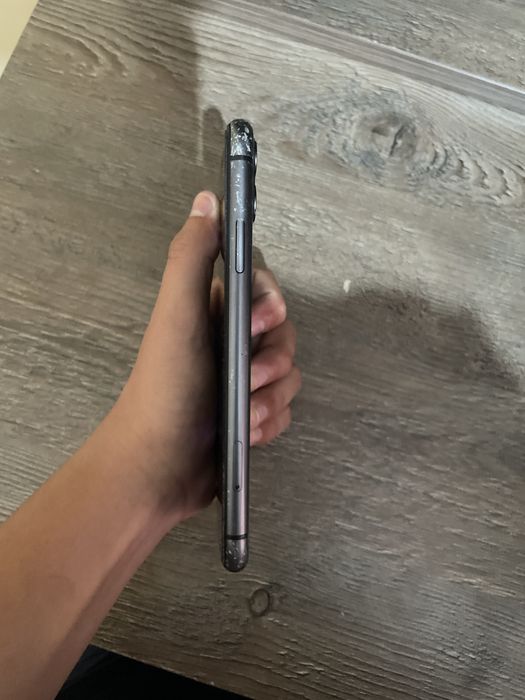 Продаеться Iphone 11 black