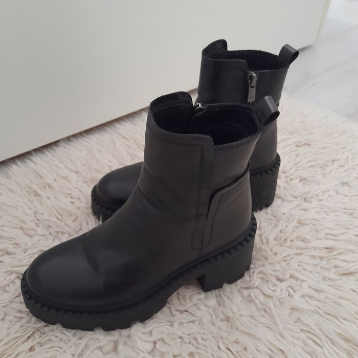 Боти от естествена кожа