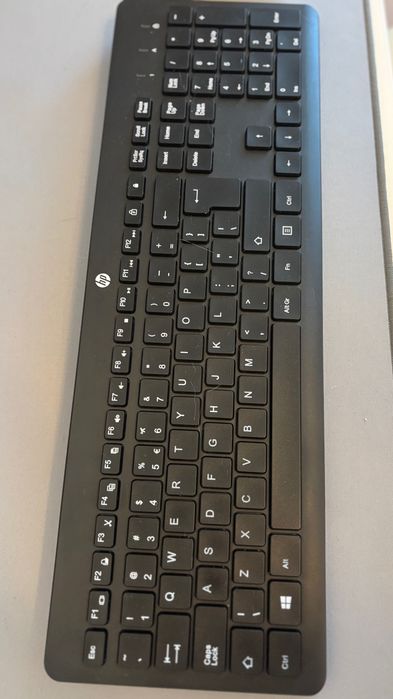 Mouse si tastatura wireless HP 230