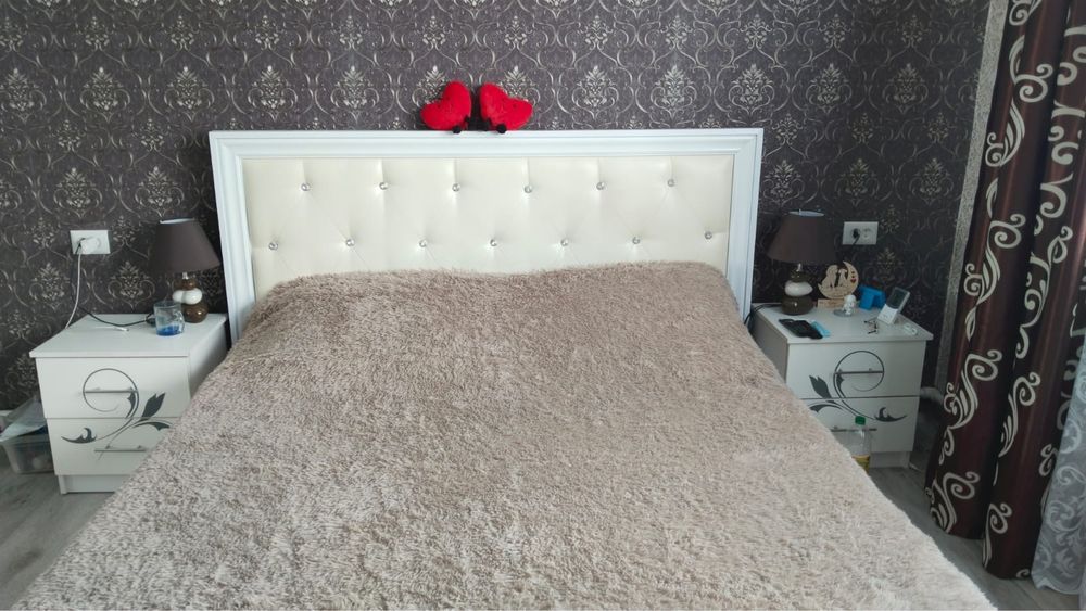 Продам спальный гарнитур