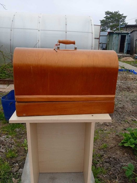 Продам ручную швейную машинку