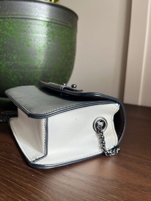 Малка чантичка Benetton