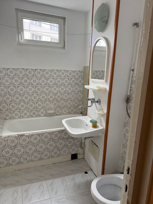 Vând garsonieră confort 1