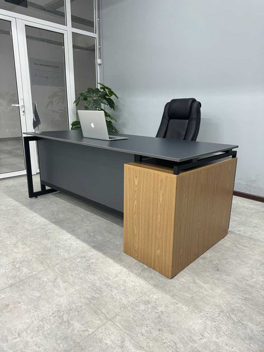 Лофт стол руководительский 001