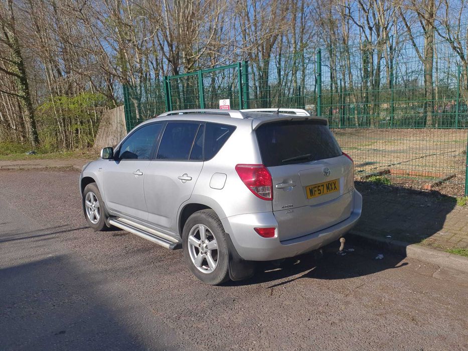 Джип Toyota RAV 4 , 2.2 дизел , десен волан