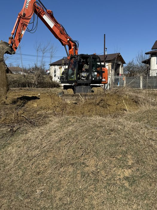 Excavator de inchiriat