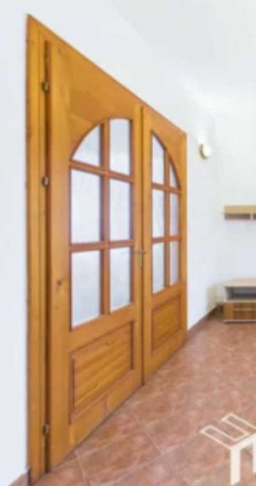 Usi interior din lemn