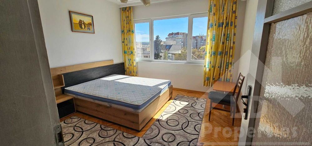 Дава се под наем Тристаен апартамент в Варна, Център - 80 кв.м за 698.19 € - Снимка #4