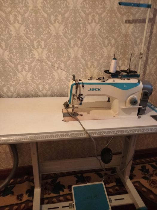 Швейные машина Jack f4