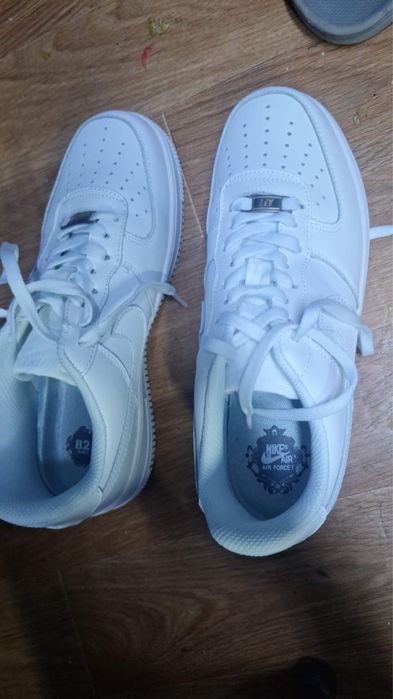 продам новые кроссовки