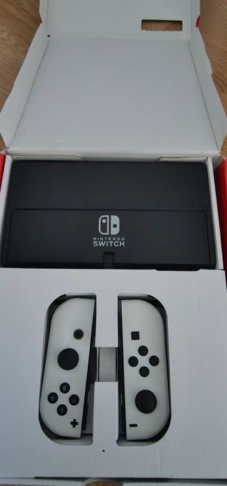 Nintendo switch Mario Kart 8 Deluxe/Nintendo switch Oled + 2 игри