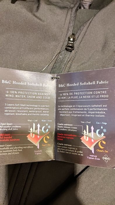 jacheta copii softshell noua cu eticheta S sau 142/152 pret 55E