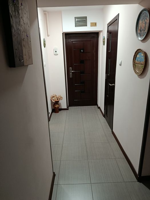 Vând urgent apartament 3 camere