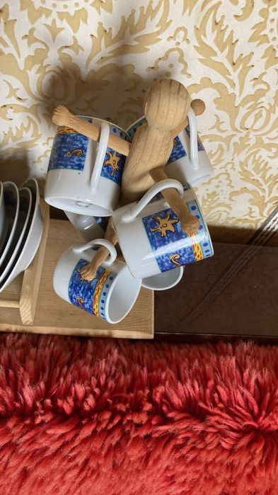 Сервиз за кафе със стойка