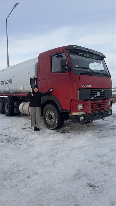 Бензовоз Volvo с прицепом