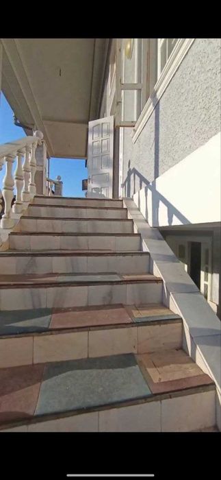 Срочно сдается дом 13 комнат,8 соток. Домбирабод. Под бизнес.