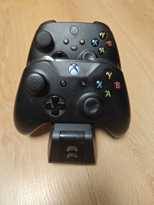 Продам Xbox One 1Tb