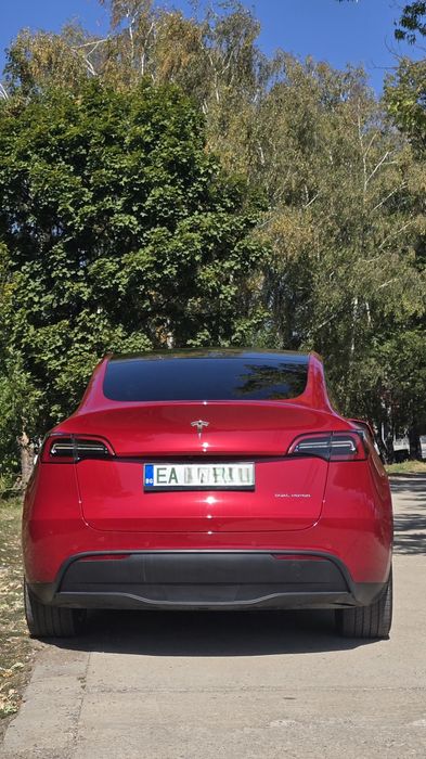 Tesla Model Y Dual Motor Long Range