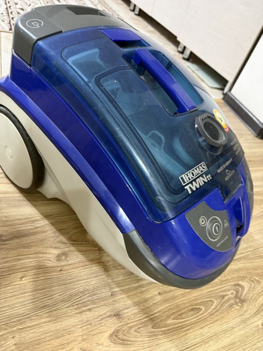 Продаю моющий Пылесос THOMAS