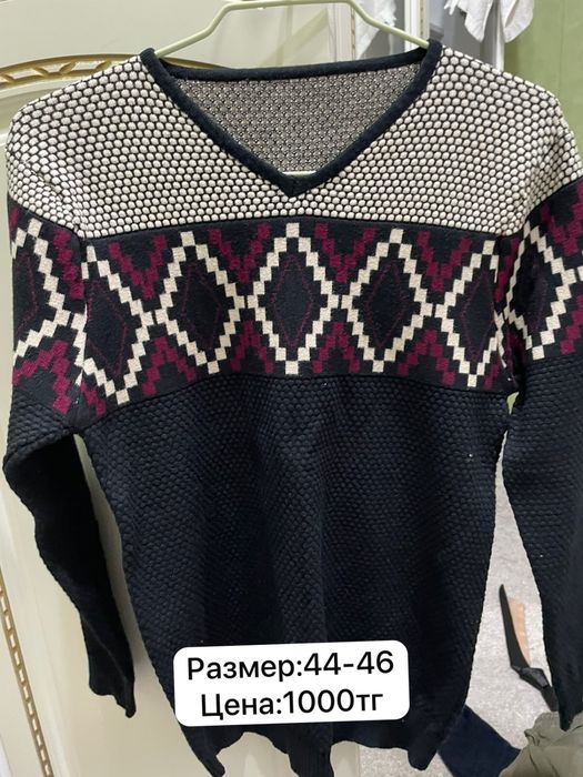 Разная дешевая б/у одежда