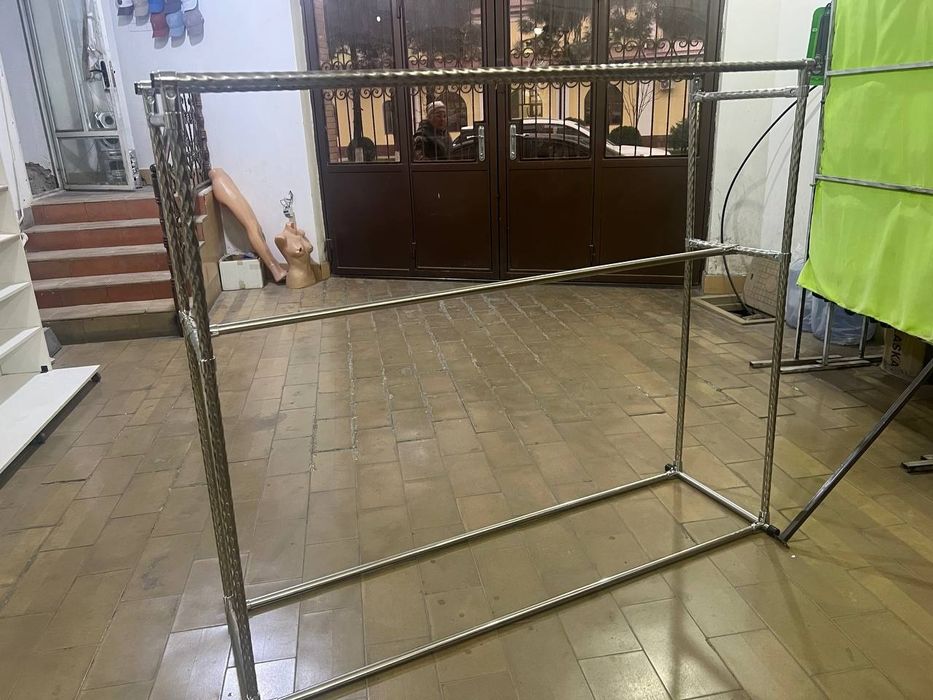 Magazin mebellari sotiladi