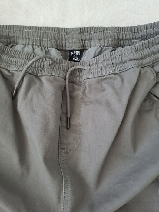 Pantaloni lungi bărbătești