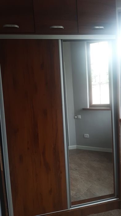 Продам шкаф , люстру,компьютерный стол