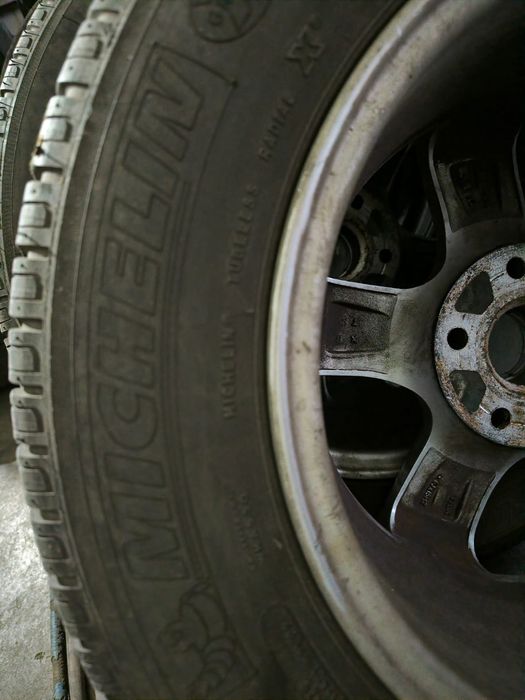 Set 4 jante aliaj R15, 5×112, echipate cu anvelope de vară 195/65/15