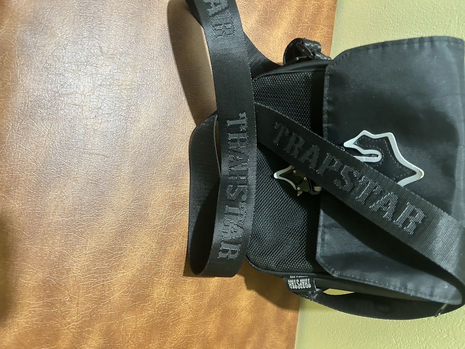 Продава се чанта на trapstar