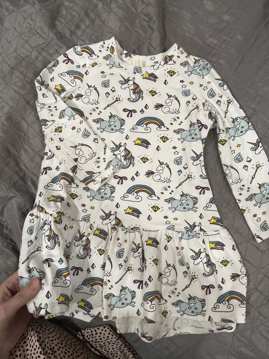 Пакет одежды на девочку 2-4 года